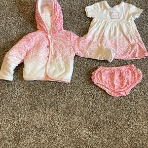 Baby girls Burt’s Bees floral shirt, bloomers and sweater size 6-9 months